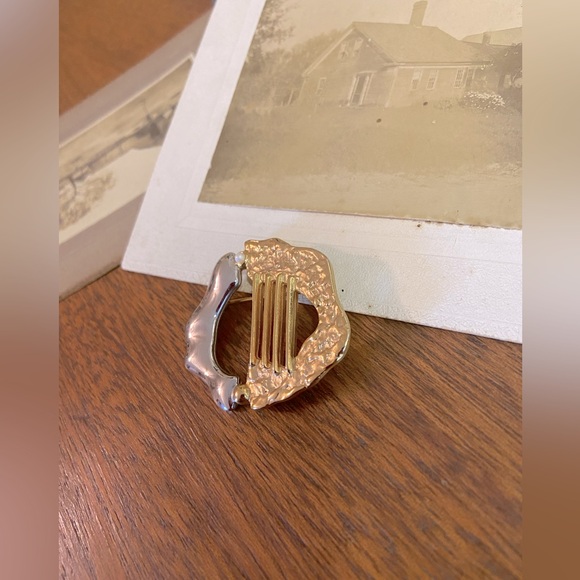 Israeli Artist Rachel Gera’s signed Vintage 1984 Golda Meir Club Brooch Pin - Picture 2 of 5